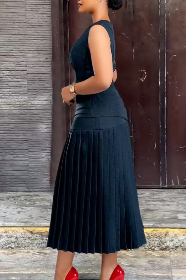 Elegant Round Neck Ruched Hem Midi Dress Elegant Round Neck Ruched Hem Midi Dress