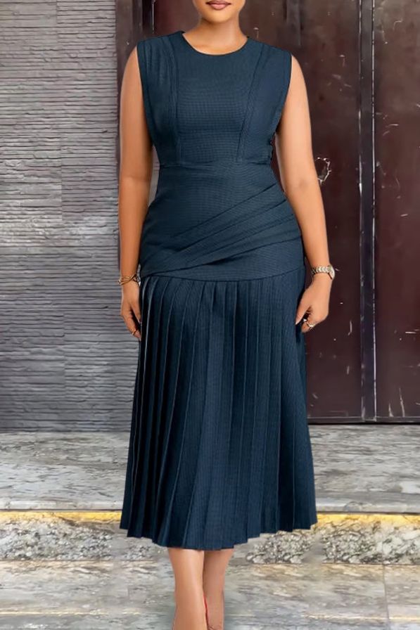 Elegant Round Neck Ruched Hem Midi Dress